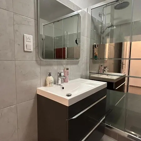 Sint T 1 Apartment