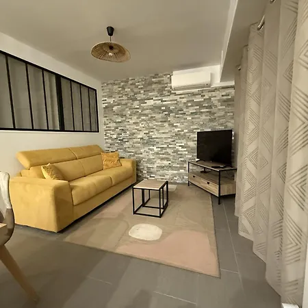 Sint T 1 Apartment *